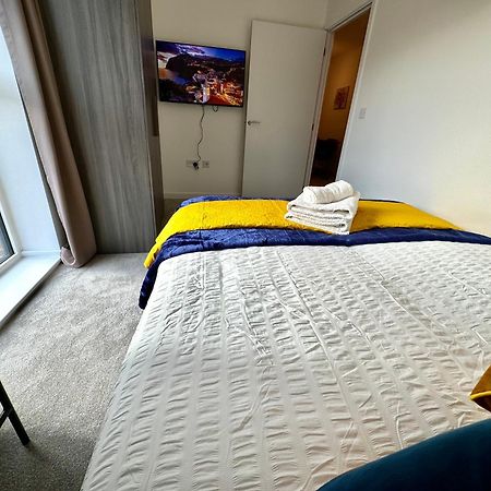 3Bedroom, 2Bathroom, Balcony,Luxury Flat Westfield 런던 외부 사진
