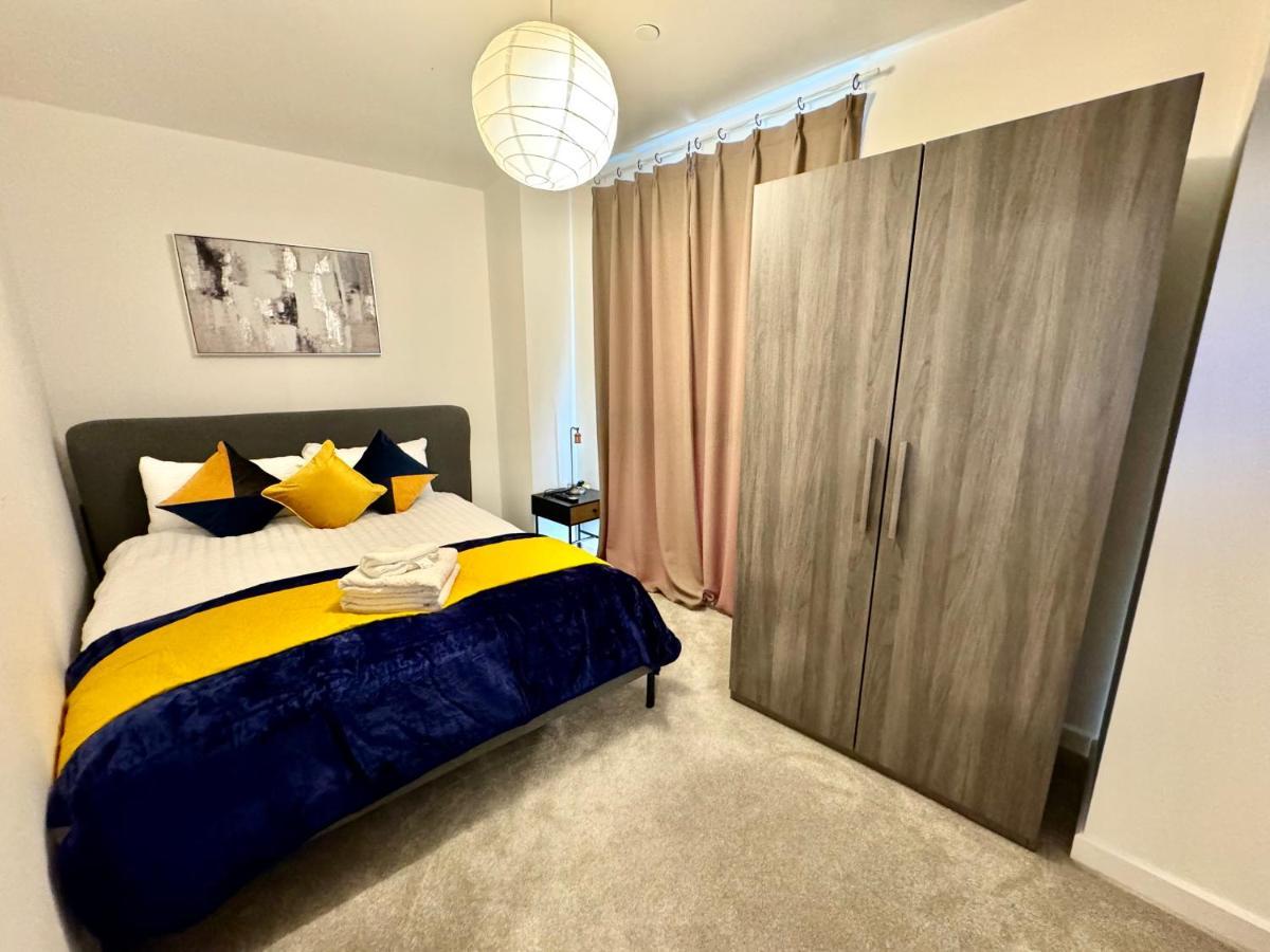 3Bedroom, 2Bathroom, Balcony,Luxury Flat Westfield 런던 외부 사진
