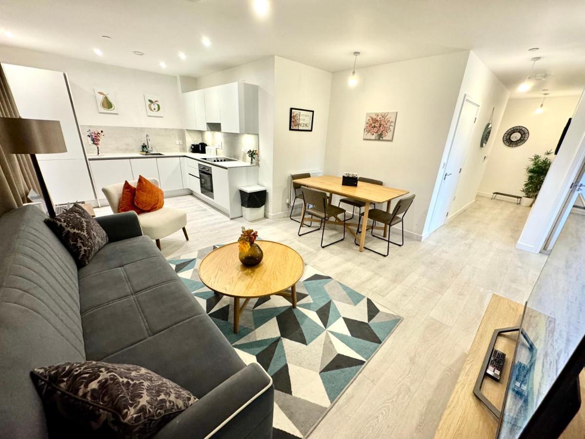 3Bedroom, 2Bathroom, Balcony,Luxury Flat Westfield 런던 외부 사진
