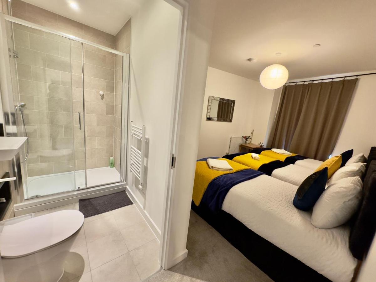 3Bedroom, 2Bathroom, Balcony,Luxury Flat Westfield 런던 외부 사진