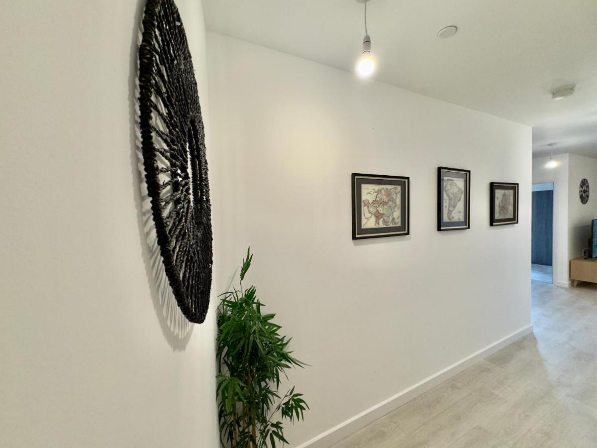 3Bedroom, 2Bathroom, Balcony,Luxury Flat Westfield 런던 외부 사진