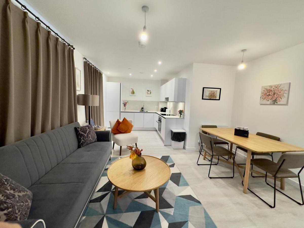 3Bedroom, 2Bathroom, Balcony,Luxury Flat Westfield 런던 외부 사진