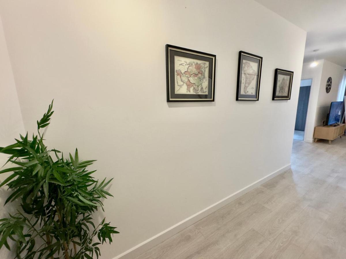 3Bedroom, 2Bathroom, Balcony,Luxury Flat Westfield 런던 외부 사진