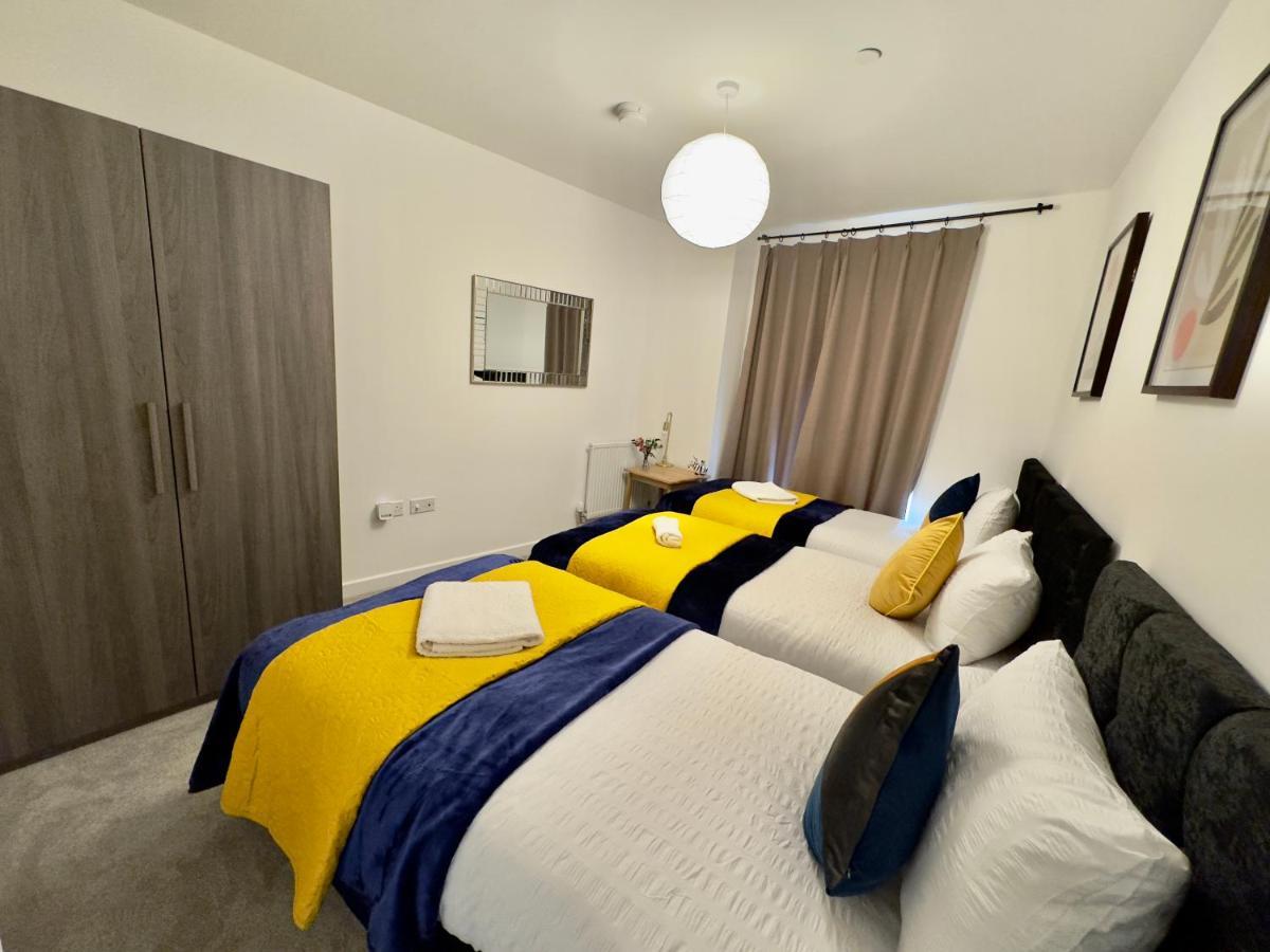 3Bedroom, 2Bathroom, Balcony,Luxury Flat Westfield 런던 외부 사진