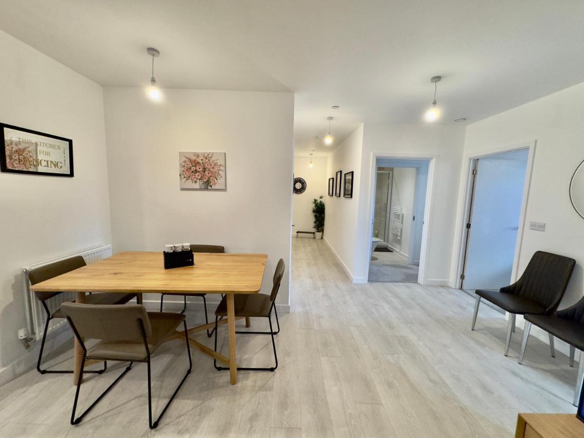 3Bedroom, 2Bathroom, Balcony,Luxury Flat Westfield 런던 외부 사진