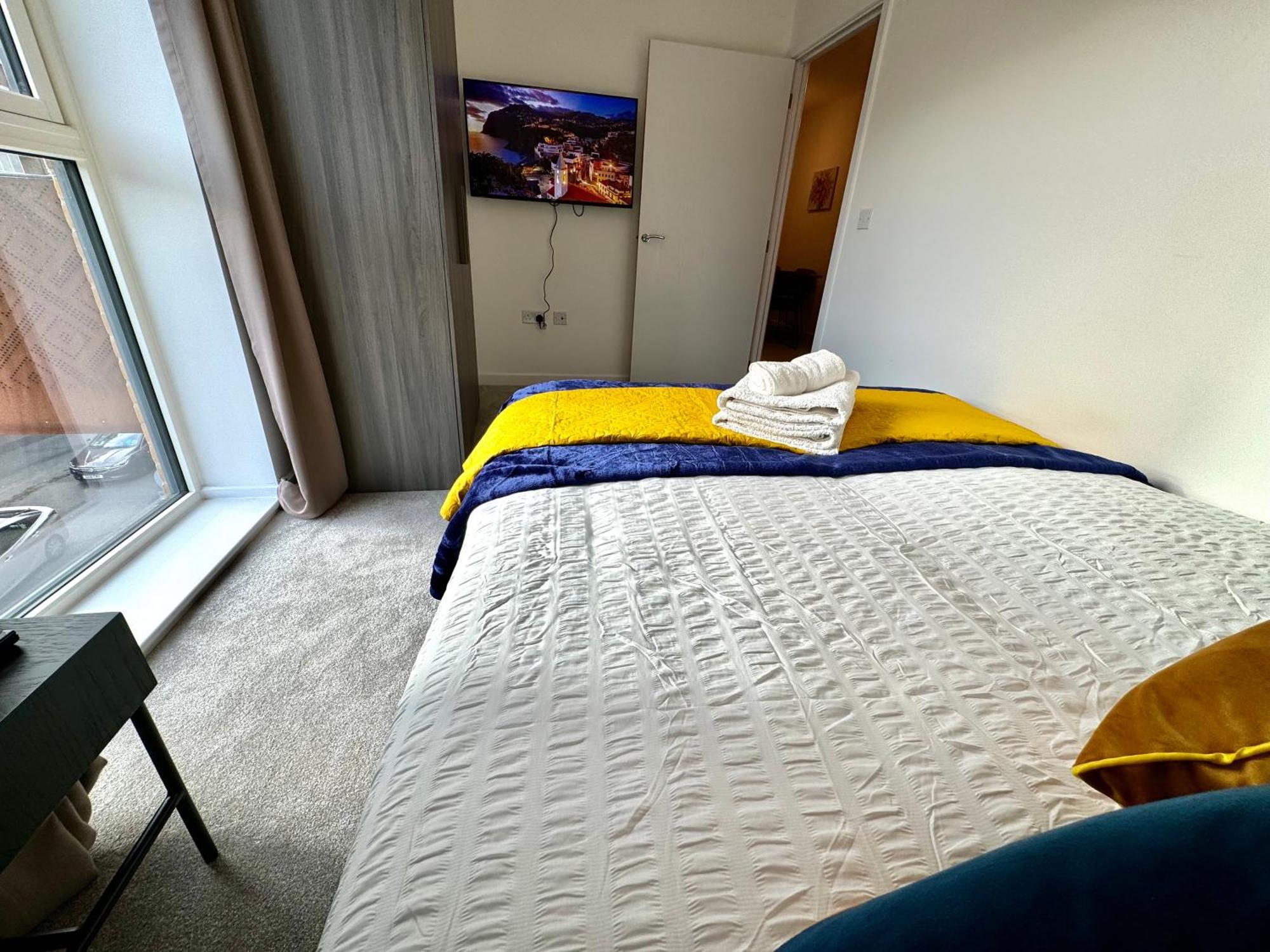 3Bedroom, 2Bathroom, Balcony,Luxury Flat Westfield 런던 외부 사진